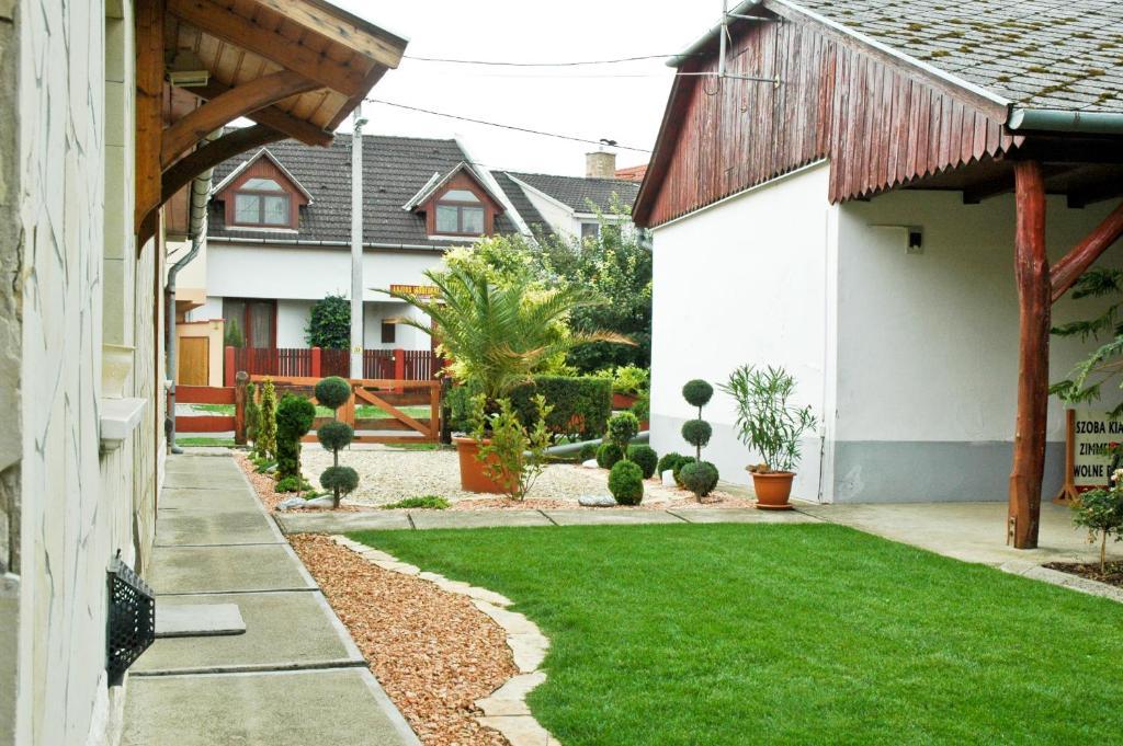Ferienwohnung Gombos Apartman Hajdúszoboszló Exterior foto