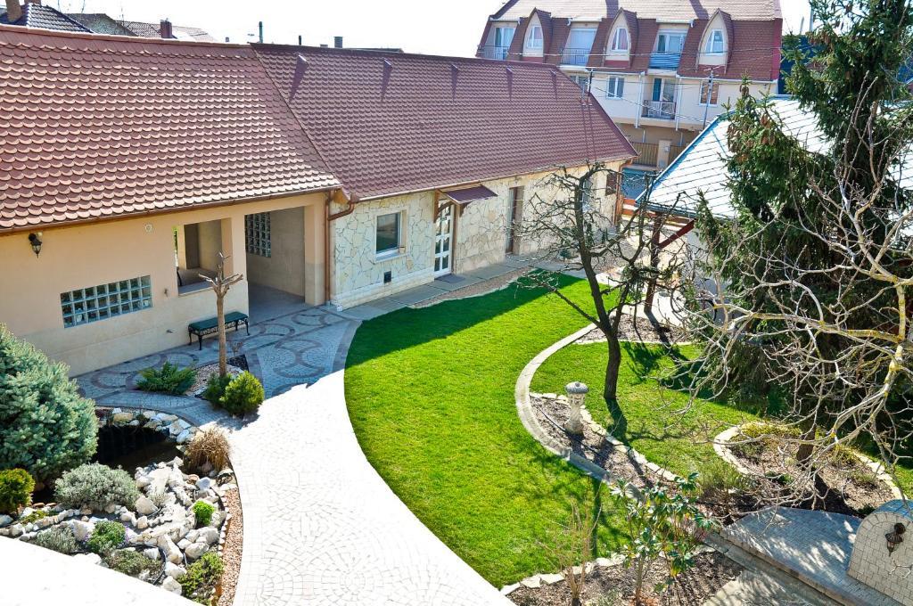 Ferienwohnung Gombos Apartman Hajdúszoboszló Exterior foto